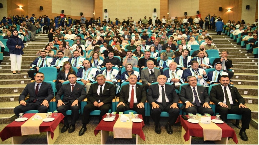 İİBF’de Mezuniyet Coşkusu Yaşandı