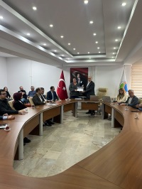 Fakültemiz Ders ve Sınav Programları Hazırlama Komisyonu Üyelerine, Dekanımız Prof. Dr. Musa Özata Teşekkür Belgesi Takdim Etti